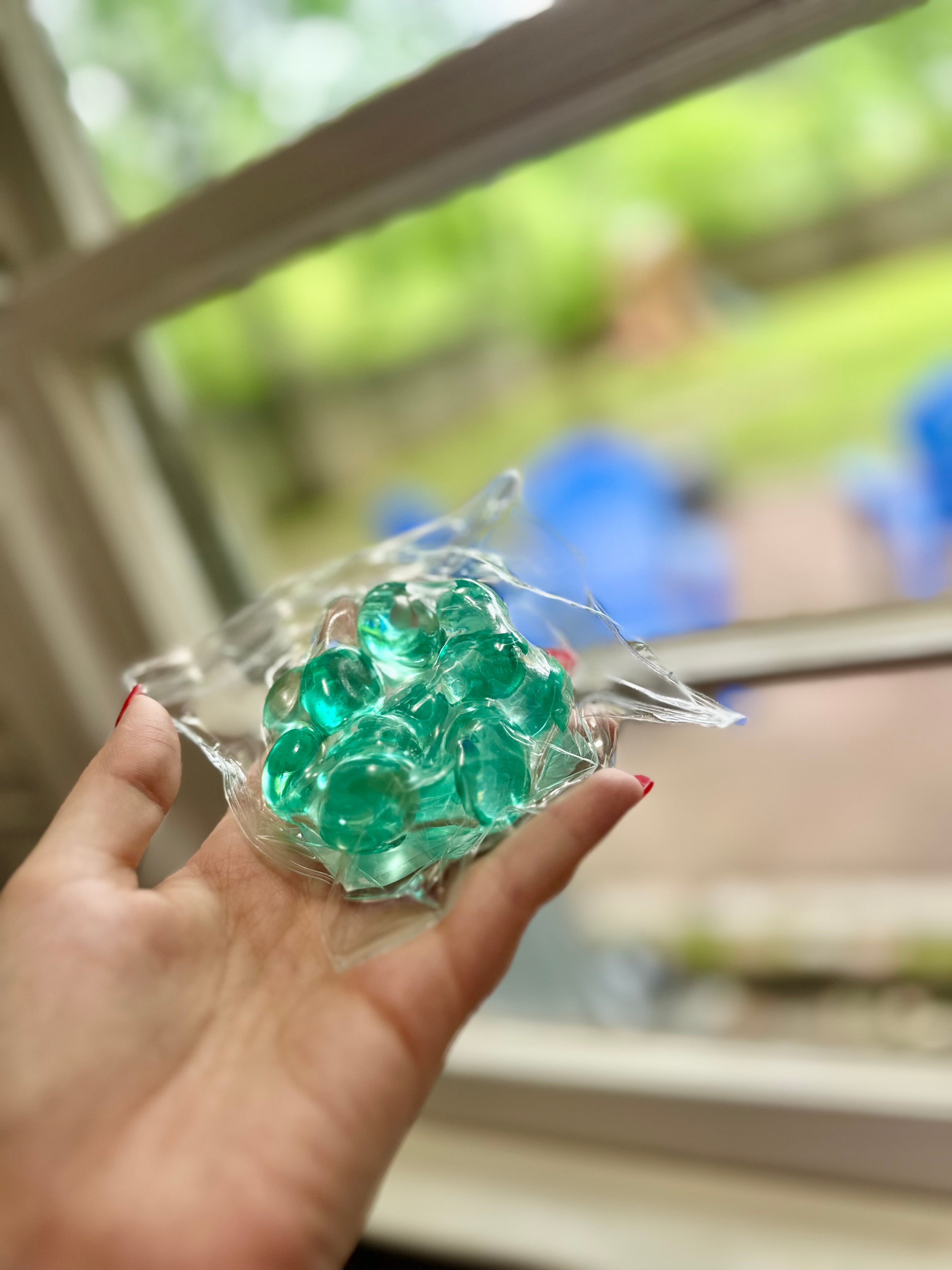 CRUNCH BALL SQUISHY