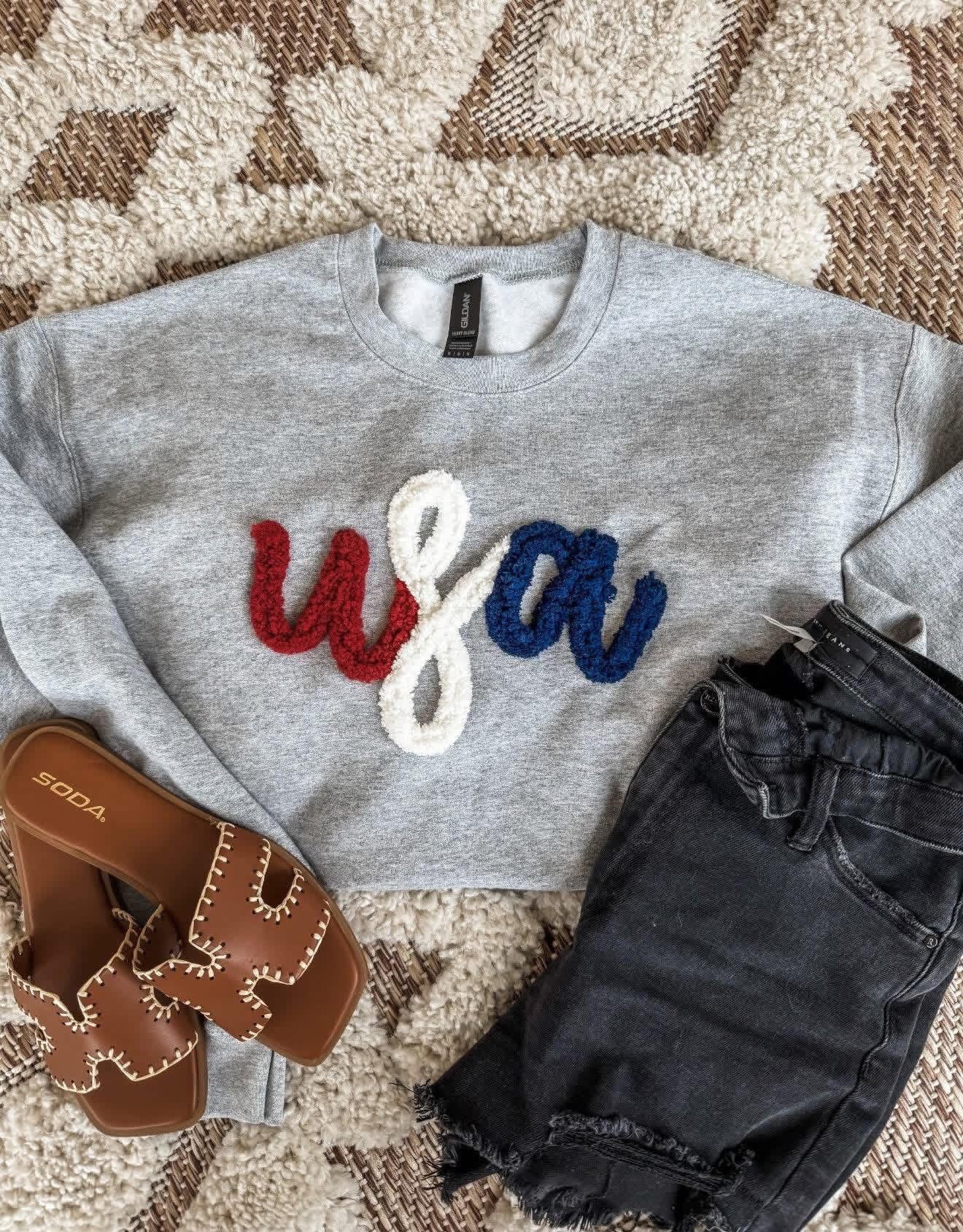 USA YARN EMBROIDERED CREWNECK